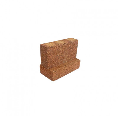 Refractory brick